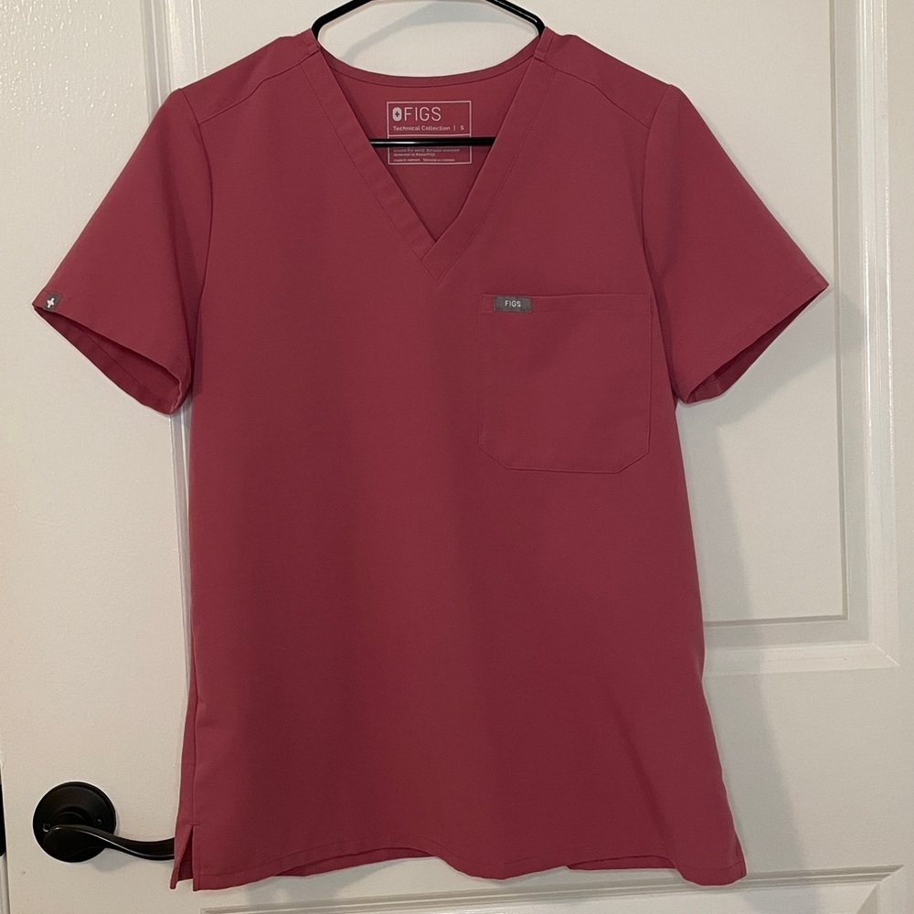 Figs Quartz color P O 2961, V-Neck Scrub Top